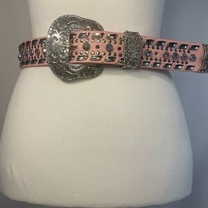 Nocona Pink Belt with Silver Embellishments Vintage 2000’s